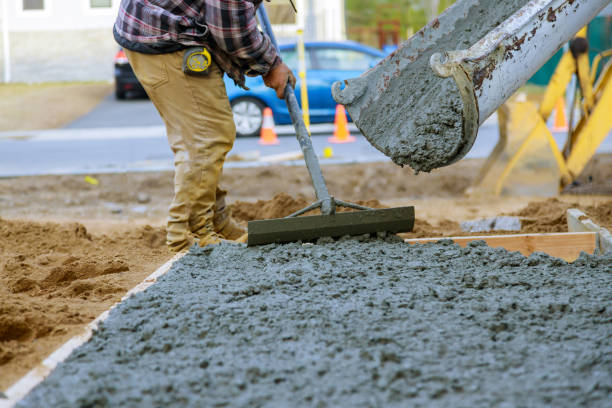 Best Affordable Concrete Contractor  in Bakersfield Country Clu, CA